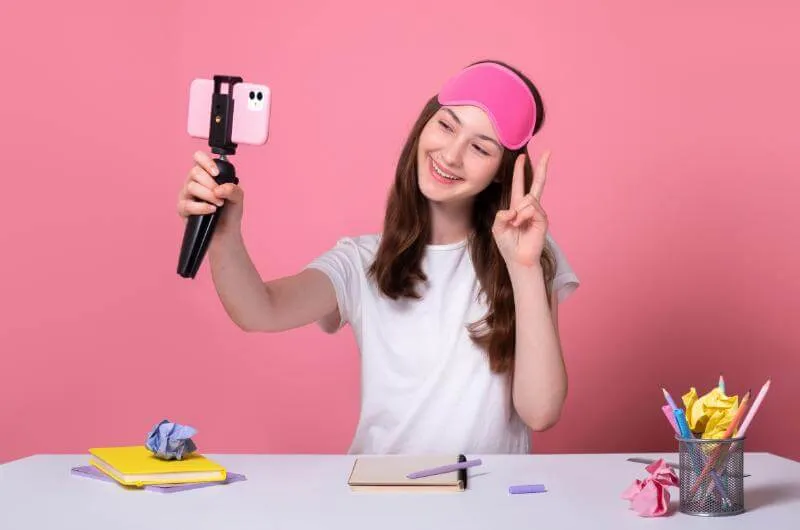 Od Ilu Lat Mozna Sie Masturbowac Od ilu lat jest TikTok? Co to za platforma? | Smyk.com
